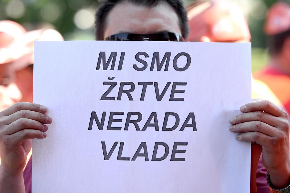 Prosvjed radnika 3. maja ispred Ministarstva gospodarstva | Author: Marko Prpić (PIXSELL)