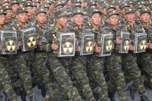 Sjevernokorejska pješadija na paradi