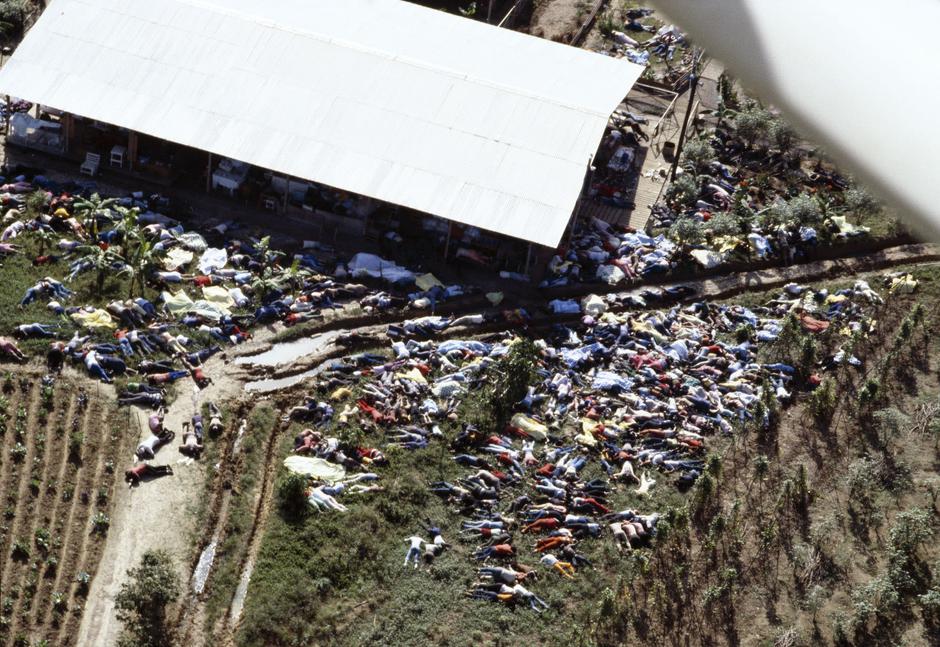 Samoubojstvo 900 ljudi kulta smrti Jima Jonesa u Jonestownu u Gvajani 1978. | Author: Imgur