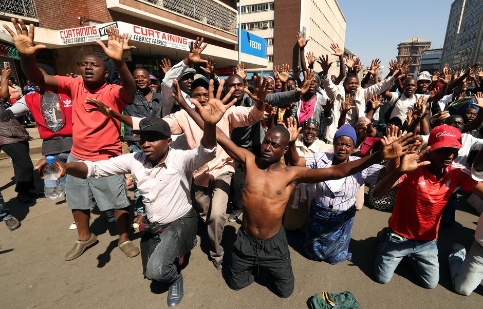 Neredi nakon izbora u Harareu | Author: MIKE HUTCHINGS/REUTERS/PIXSELL