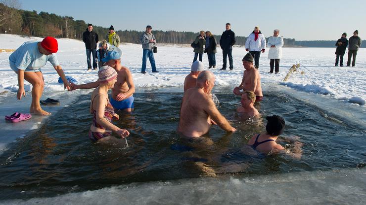 Kupanje u ledenom jezeru
