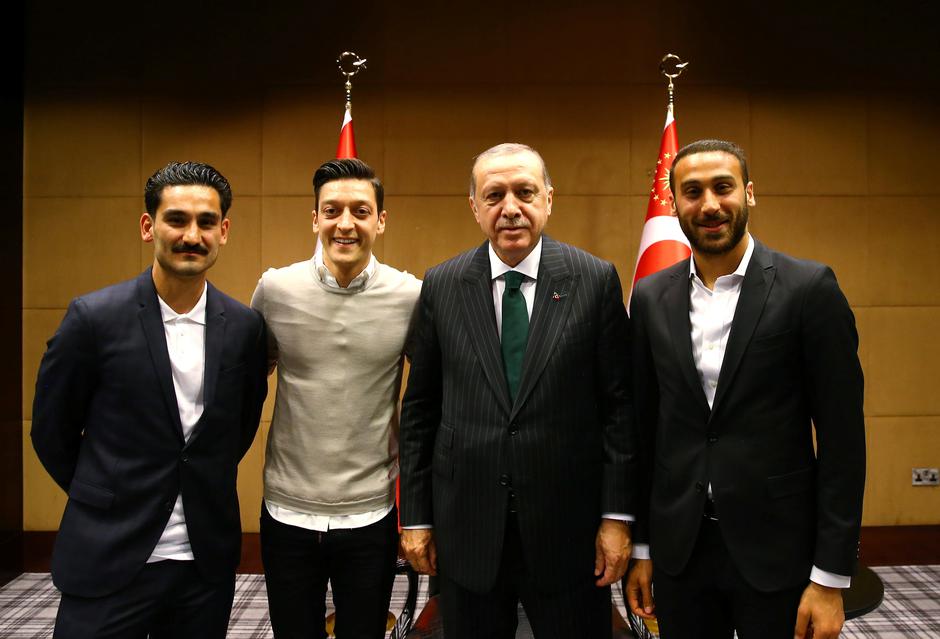 İlkay Gündoğan,  Mesut Özil i Cenk Tosun s turskim predsjednikom Erdoganom | Author: Handout/REUTERS/PIXSELL