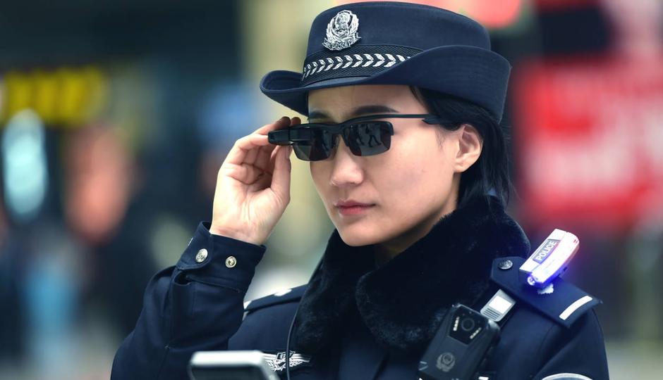Policija u Kini nosit će posebne naočale za prepoznavanje lica | Author: Twitter