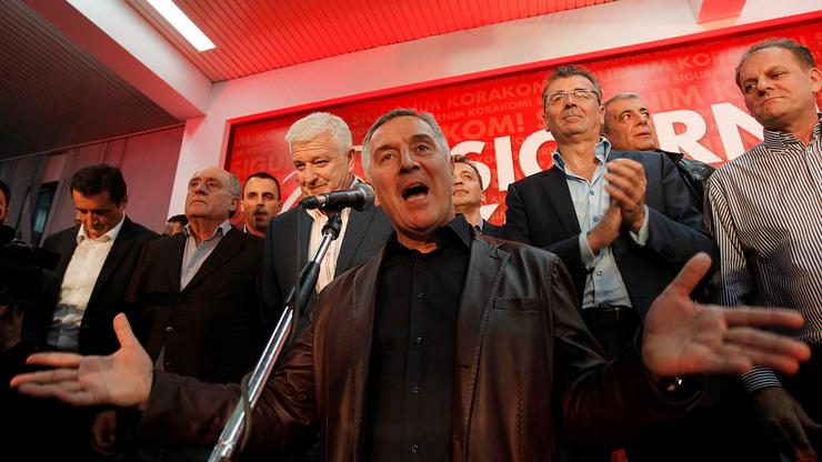 Milo Đukanović slavi pbjedu na izborima u listopadu 2016.