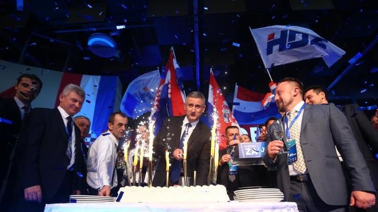 Stožer HDZ-a nakon objave rezultata parlamentarnih izbora u prosincu 2015.