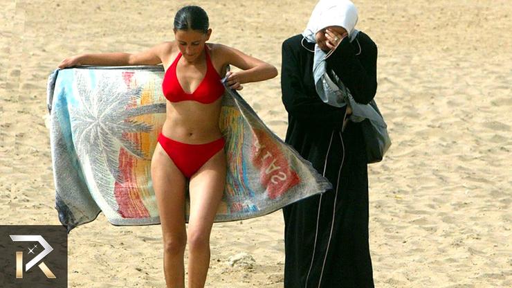 Žena u kupaćem u Saudijskoj Arabiji