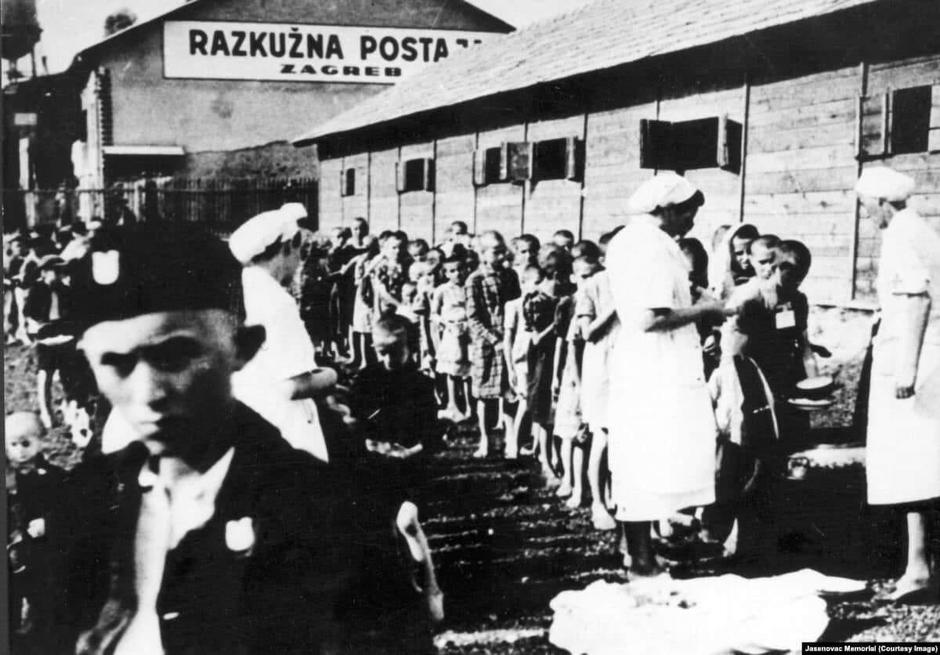 Kozaračka djeca u ustaškom logoru gdje su ih izgladnjivali, tukli i ubijali | Author: public domain