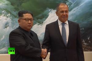 Kim Jong-Un i Sergej Lavrov