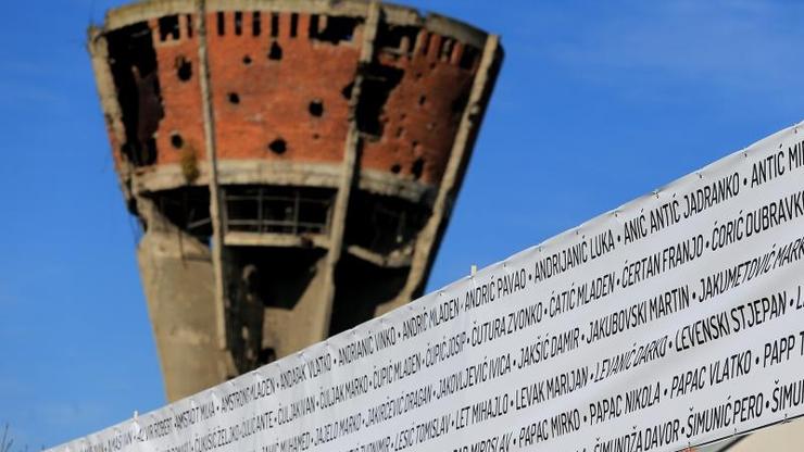 Na Mitnici postavljen banner dužine 210 metara s imenima Heroja Vukovara