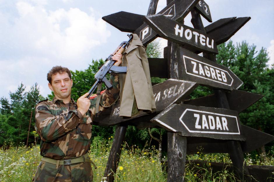 Hrvatska vojska u netom oslobođenom Plaškom i Plitvičkim jezerima, 7.8.1995. | Author: Davorin Višnjić/Pixsell/History