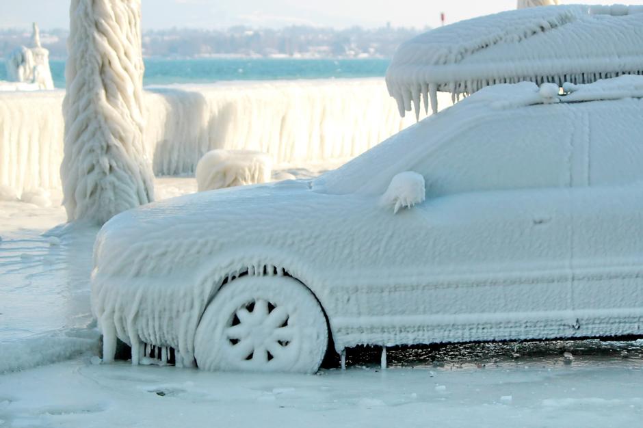 Smrznuti auto | Author: Thinkstock