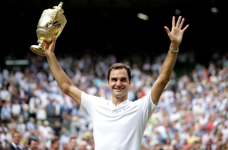 Roger Federer slavi pobjedu u Wimbledonu 2017.