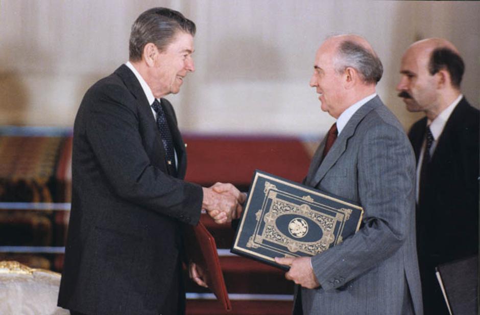 Mihail Gorbačov i Ronald Reagan | Author: Ronald Reagan Presidential Library Website/ public domain