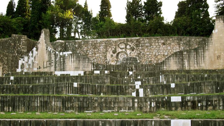 Partizansko groblje u Mostaru, rad Bogdana Bogdanovića