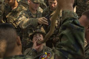 Američki marinci piju krv kobrama