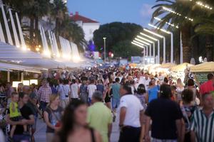 Splitska Riva usred turističke sezone