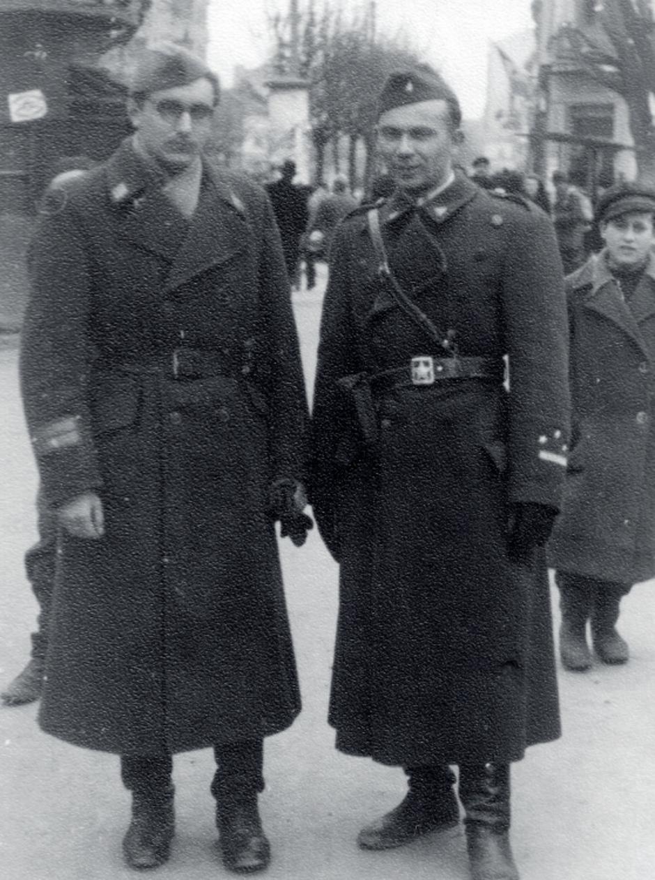 Franjo Tuđman (lijevo) i Joža Horvat u partizanima, veljača 1945. | Author: public domain