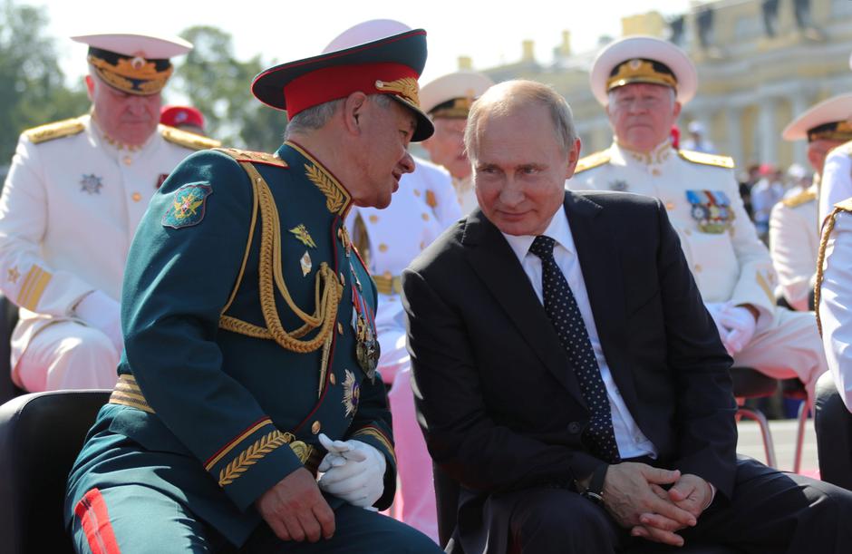 Vladimir Putin i ministar obrane Sergej Šojgu | Author: REUTERS