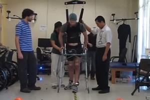 Paraplegičar hoda