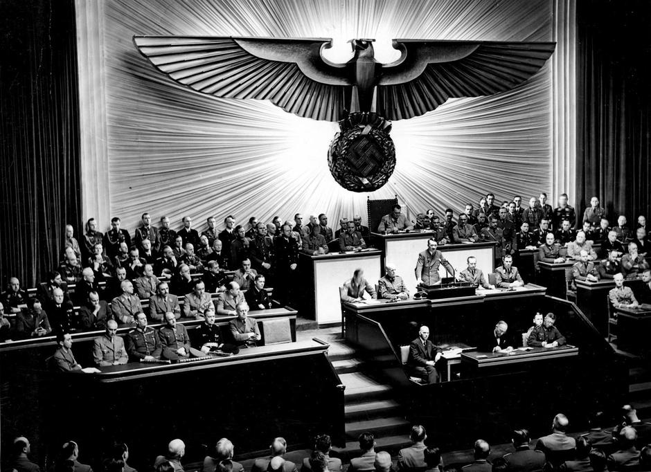 Hitler u trenutku kad proglašava rat protiv Amerike | Author: Bundesarchiv